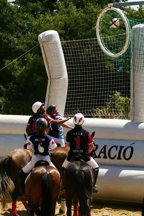El jinete Navarro Pablo Checa Calasanz, pichichi de la 2ª división de la Liga mixta Catalana de Horseball
